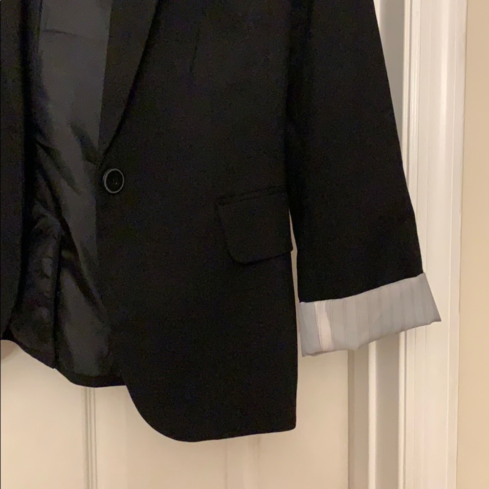 Blazer - Picture 3 of 4